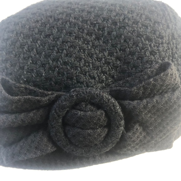 NWOT, Beret with Front Bow by Halogen - Picture 6 of 9